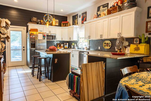 Listing photo id 8 for 920 Lamar