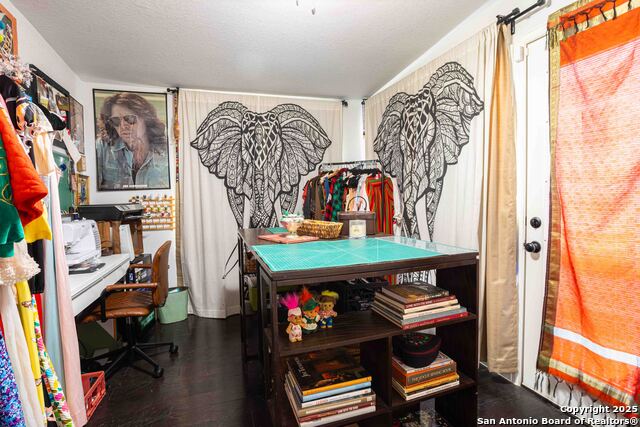 Listing photo id 6 for 920 Lamar