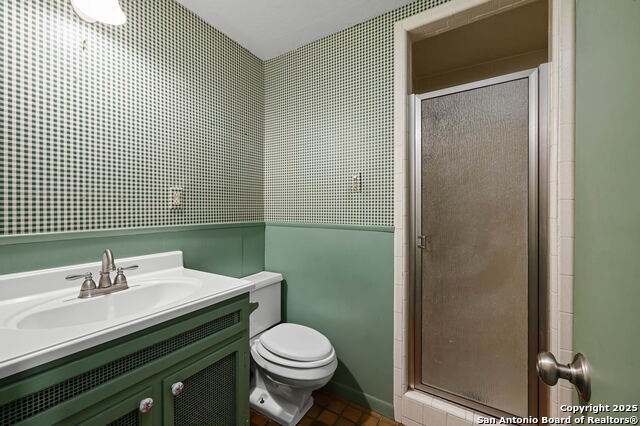 Listing photo id 22 for 633 Castell S