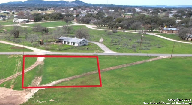 Listing photo id 1 for 831 Flying L