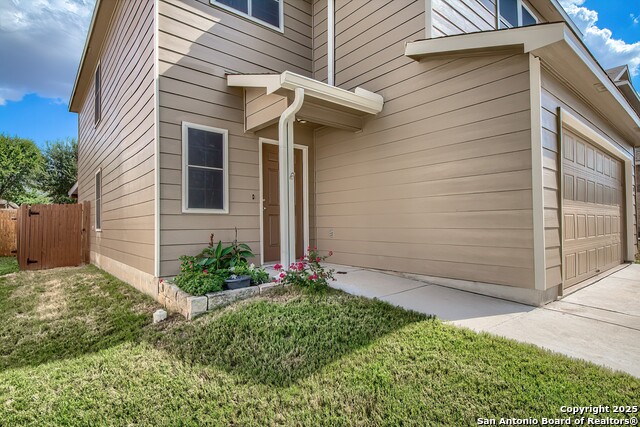 Image 4 of 32 For 420 Auburn Park