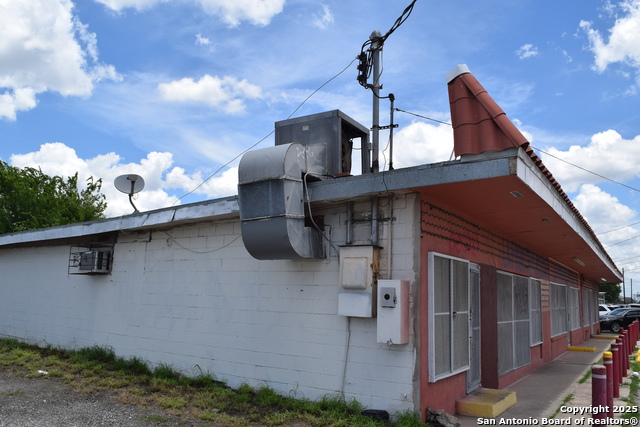 Listing photo id 37 for 727 Historic Old Hwy 90