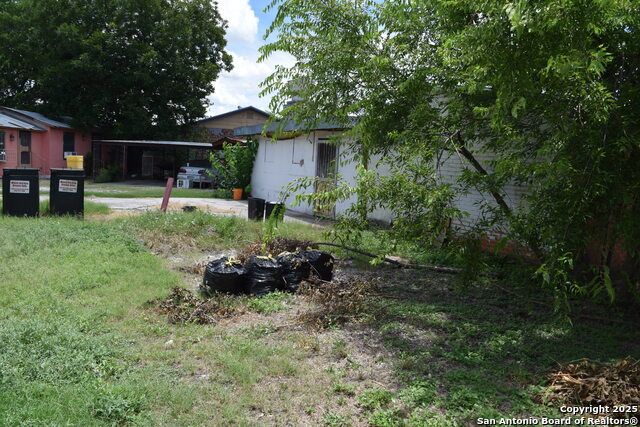 Listing photo id 41 for 727 Historic Old Hwy 90