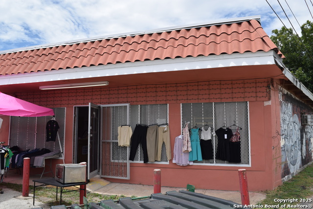 Listing photo id 43 for 727 Historic Old Hwy 90