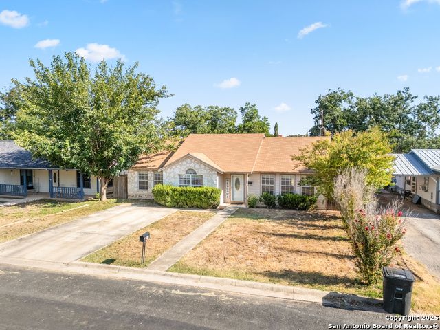 Details for 2206 20th St, Hondo, TX 78861