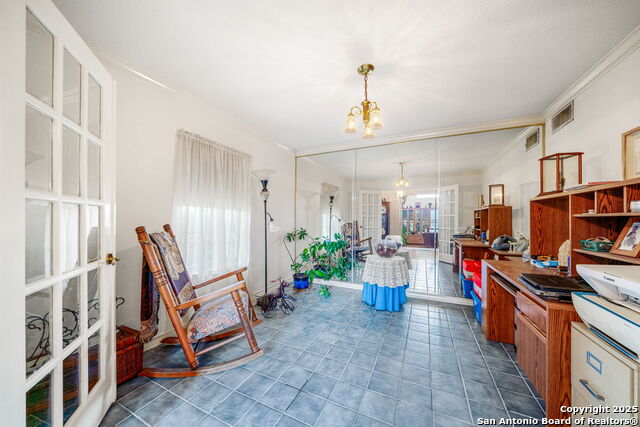 Listing photo id 4 for 210 Tolle Rd