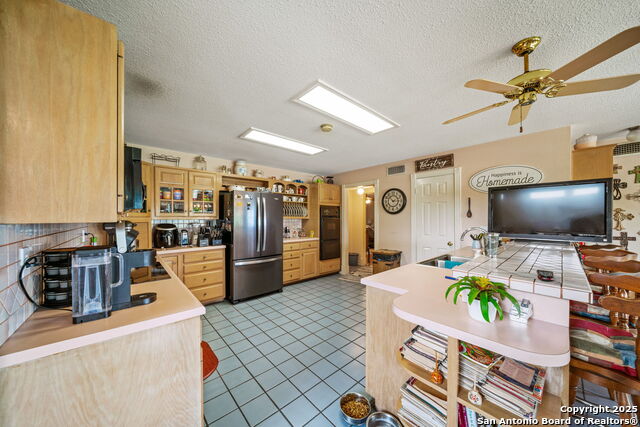 Listing photo id 13 for 210 Tolle Rd
