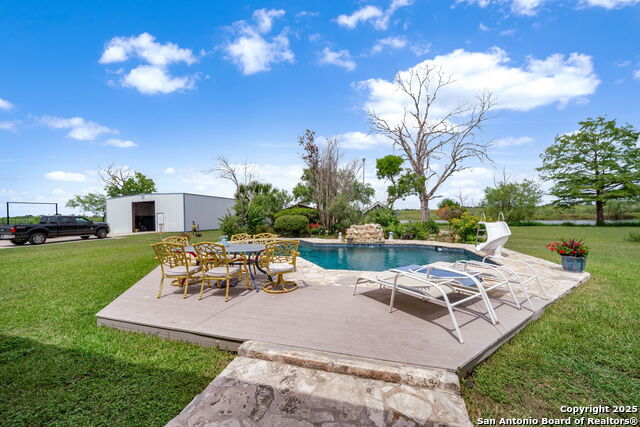 Listing photo id 31 for 210 Tolle Rd