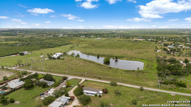 Listing photo id 37 for 210 Tolle Rd