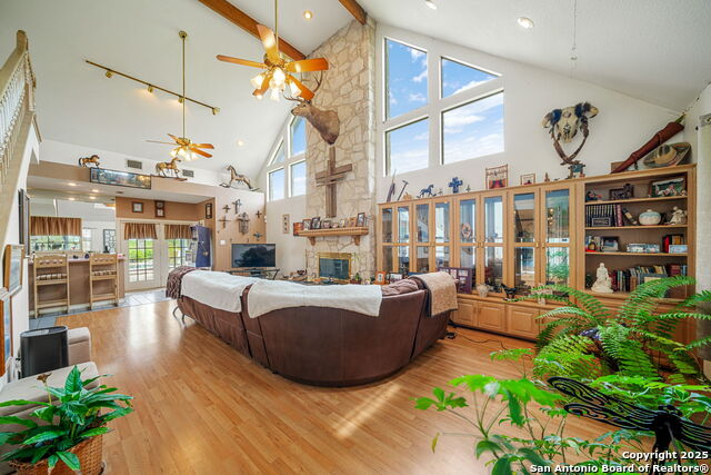 Listing photo id 6 for 210 Tolle Rd