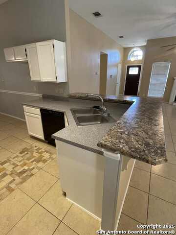 Image 10 of 21 For 4315 Lakebend West