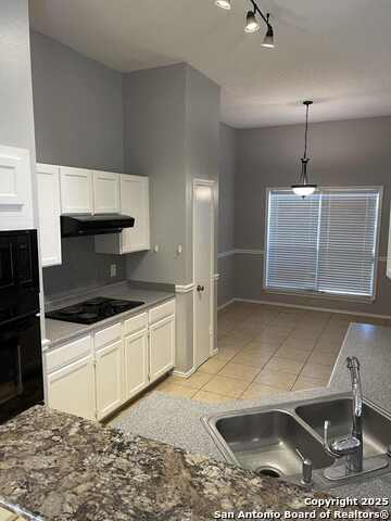 Image 11 of 21 For 4315 Lakebend West