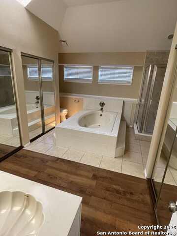 Image 15 of 21 For 4315 Lakebend West