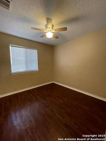 Image 19 of 21 For 4315 Lakebend West