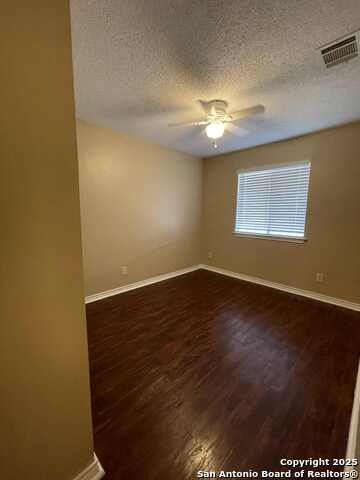 Image 20 of 21 For 4315 Lakebend West