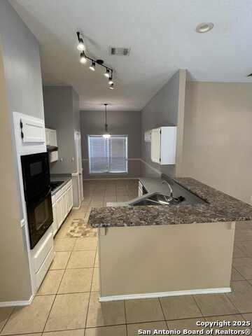 Image 9 of 21 For 4315 Lakebend West