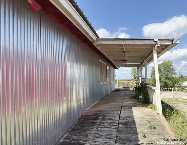 Listing photo id 1 for 9702 State Highway 16