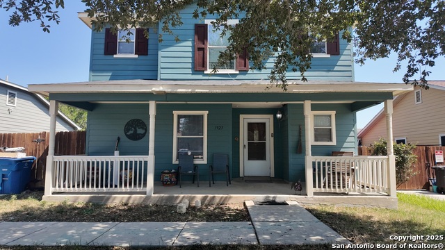 Listing photo id 0 for 1923 Ansley Blvd W