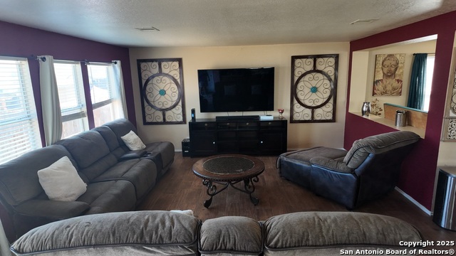 Listing photo id 3 for 1923 Ansley Blvd W