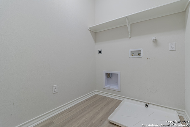 Image 32 of 35 For 6426 Staccato Staff