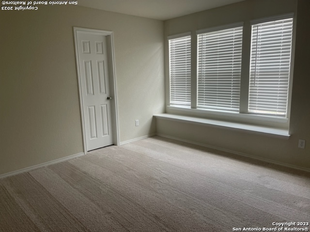 Listing photo id 18 for 5823 Rolling Glen