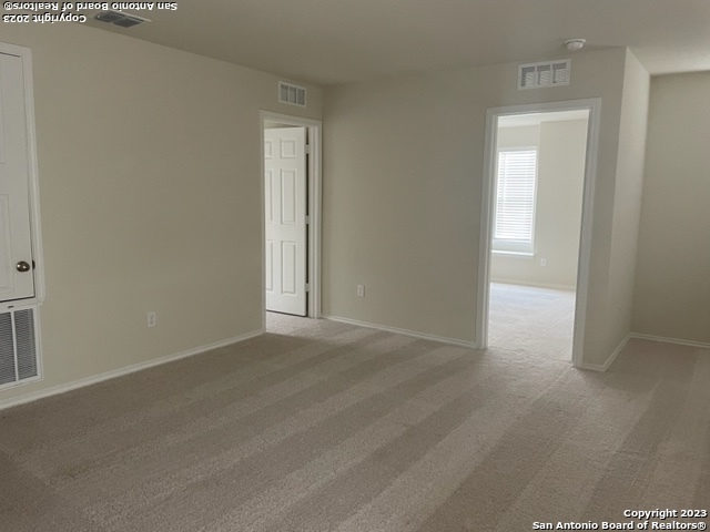 Listing photo id 20 for 5823 Rolling Glen