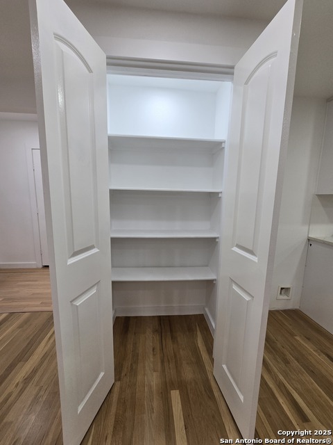 Image 11 of 63 For 1514 Lynwood Ave W