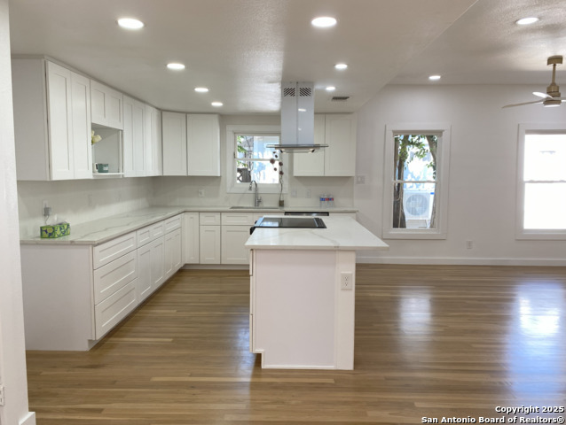 Image 13 of 63 For 1514 Lynwood Ave W