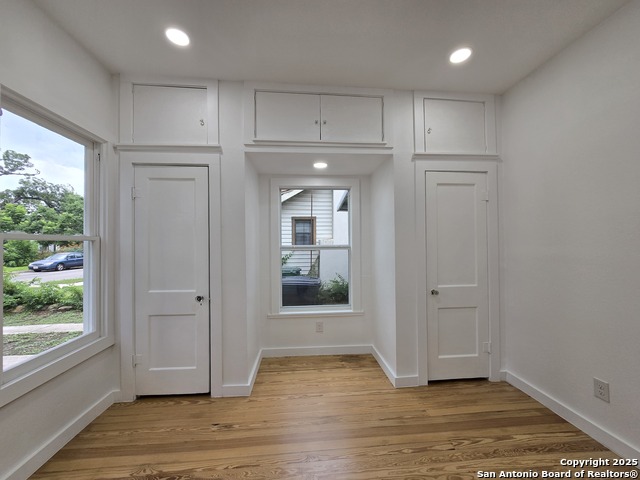 Image 24 of 63 For 1514 Lynwood Ave W