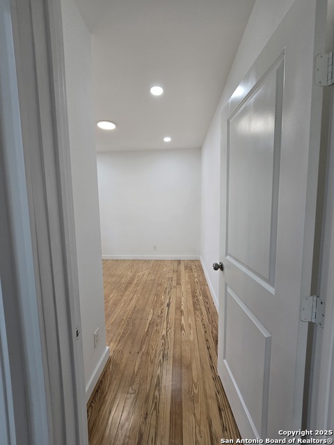 Image 28 of 63 For 1514 Lynwood Ave W