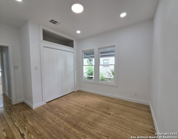 Image 31 of 63 For 1514 Lynwood Ave W