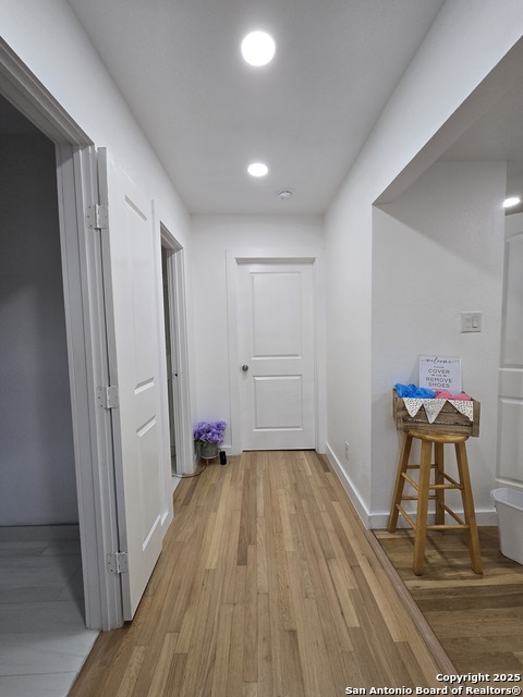 Image 37 of 63 For 1514 Lynwood Ave W