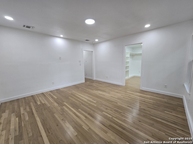 Image 41 of 63 For 1514 Lynwood Ave W