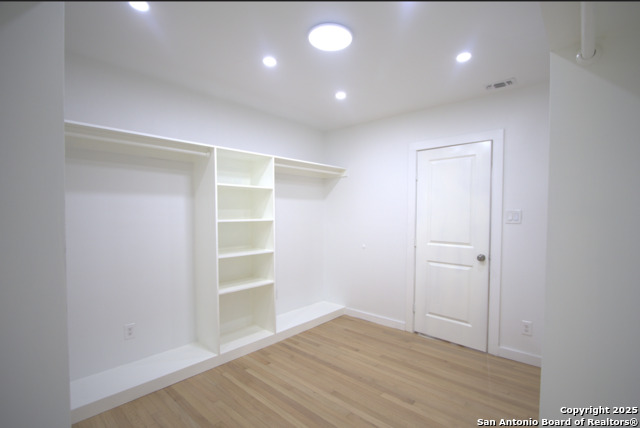 Image 46 of 63 For 1514 Lynwood Ave W