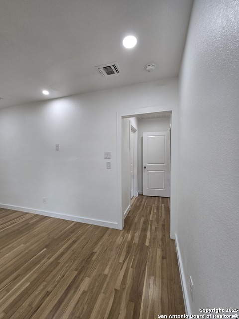 Image 47 of 63 For 1514 Lynwood Ave W