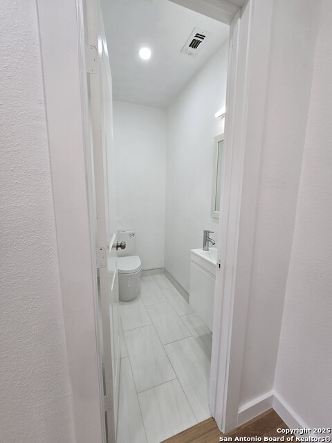 Image 53 of 63 For 1514 Lynwood Ave W