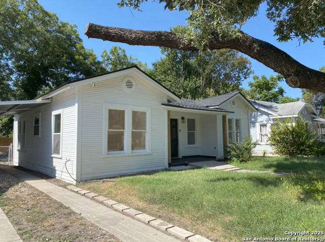 Image 61 of 63 For 1514 Lynwood Ave W