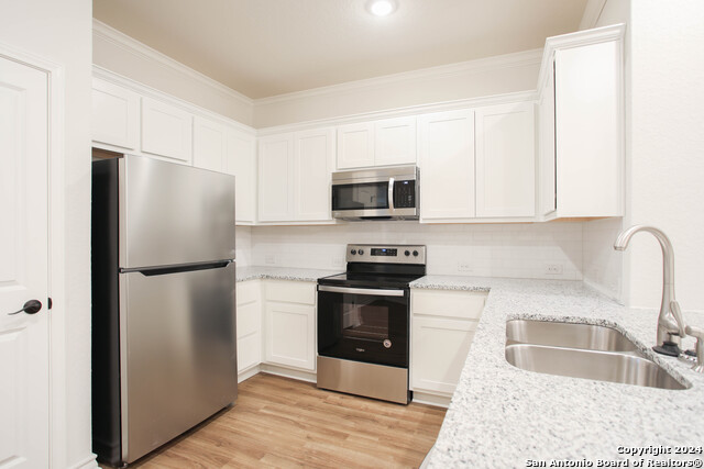 Image 4 of 31 For 10347 Lynwood Branch  102