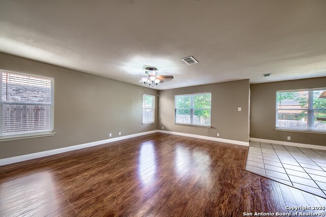 Listing photo id 8 for 5407 Stormy Hills