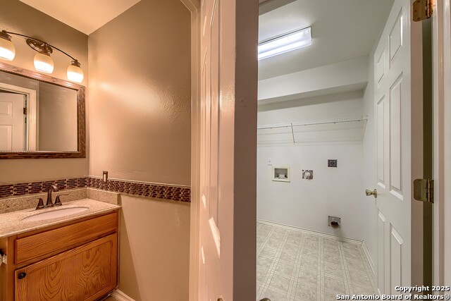 Listing photo id 12 for 5407 Stormy Hills