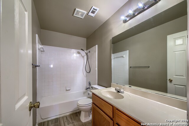 Listing photo id 20 for 5407 Stormy Hills