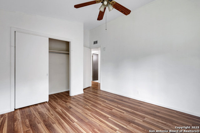 Image 17 of 22 For 551 Lanark  