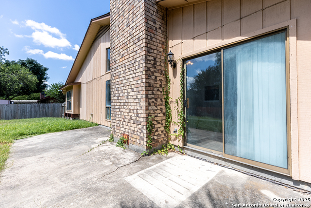 Image 15 of 18 For 5814 Pineway