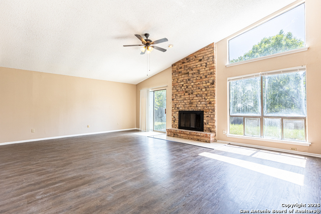 Image 3 of 18 For 5814 Pineway