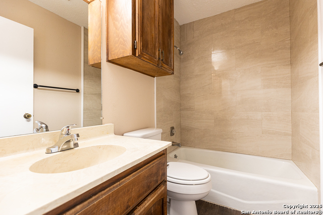 Image 5 of 18 For 5814 Pineway