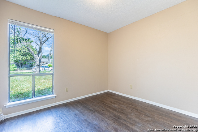Image 6 of 18 For 5814 Pineway