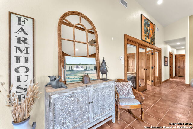 Listing photo id 11 for 131 Southwind