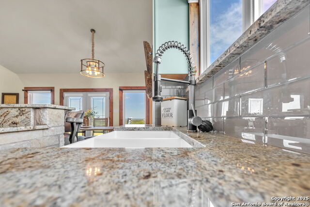 Listing photo id 17 for 131 Southwind