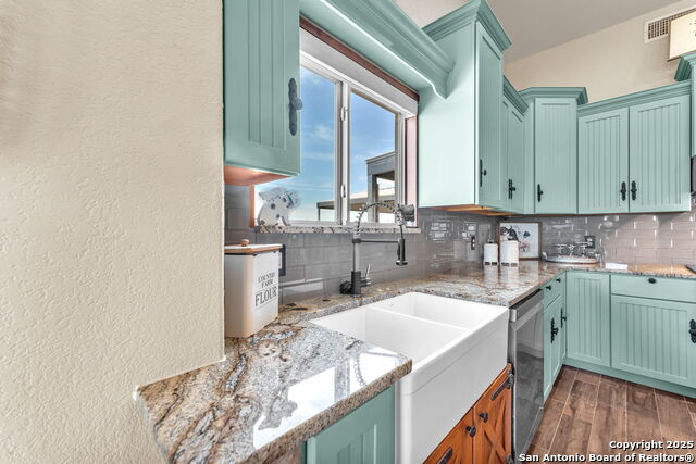 Listing photo id 18 for 131 Southwind