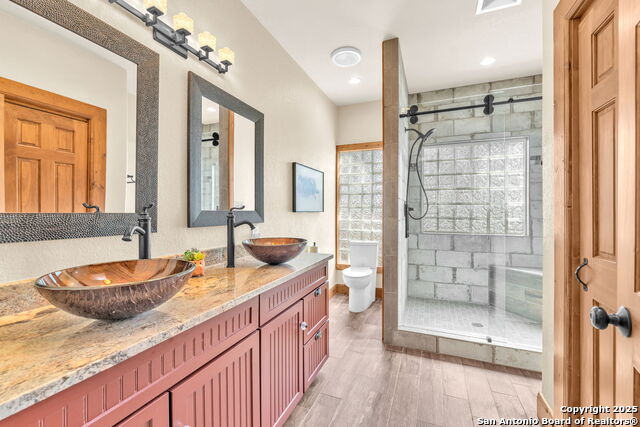 Listing photo id 24 for 131 Southwind